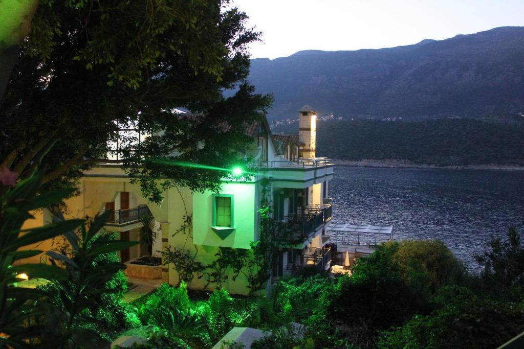 Korsan Ada Hotel Kaş Exteriör bild