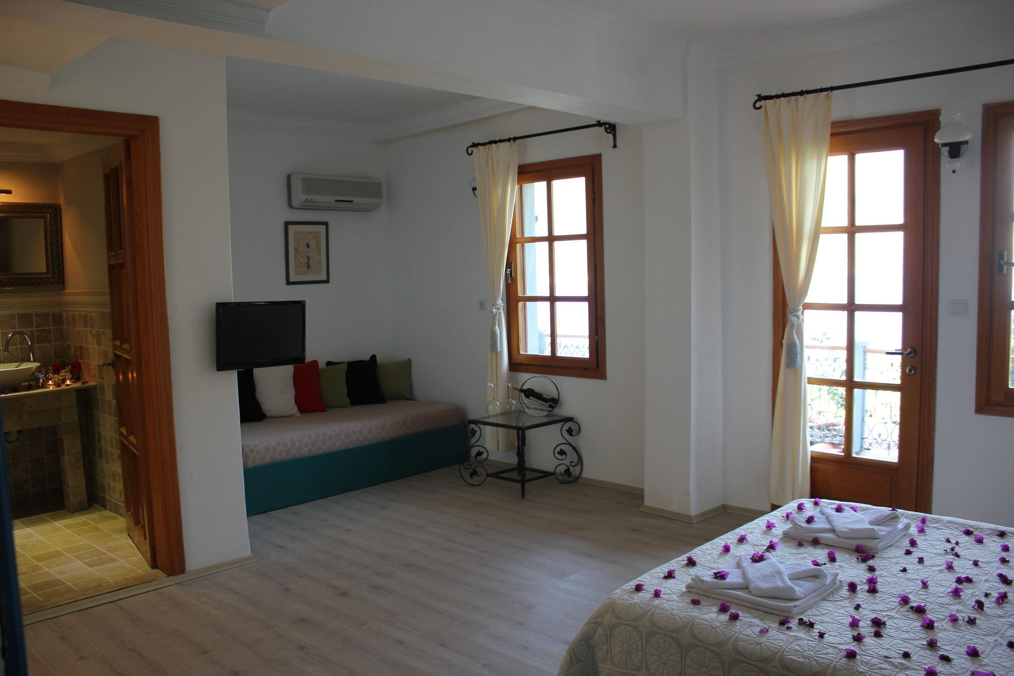 Korsan Ada Hotel Kaş Exteriör bild